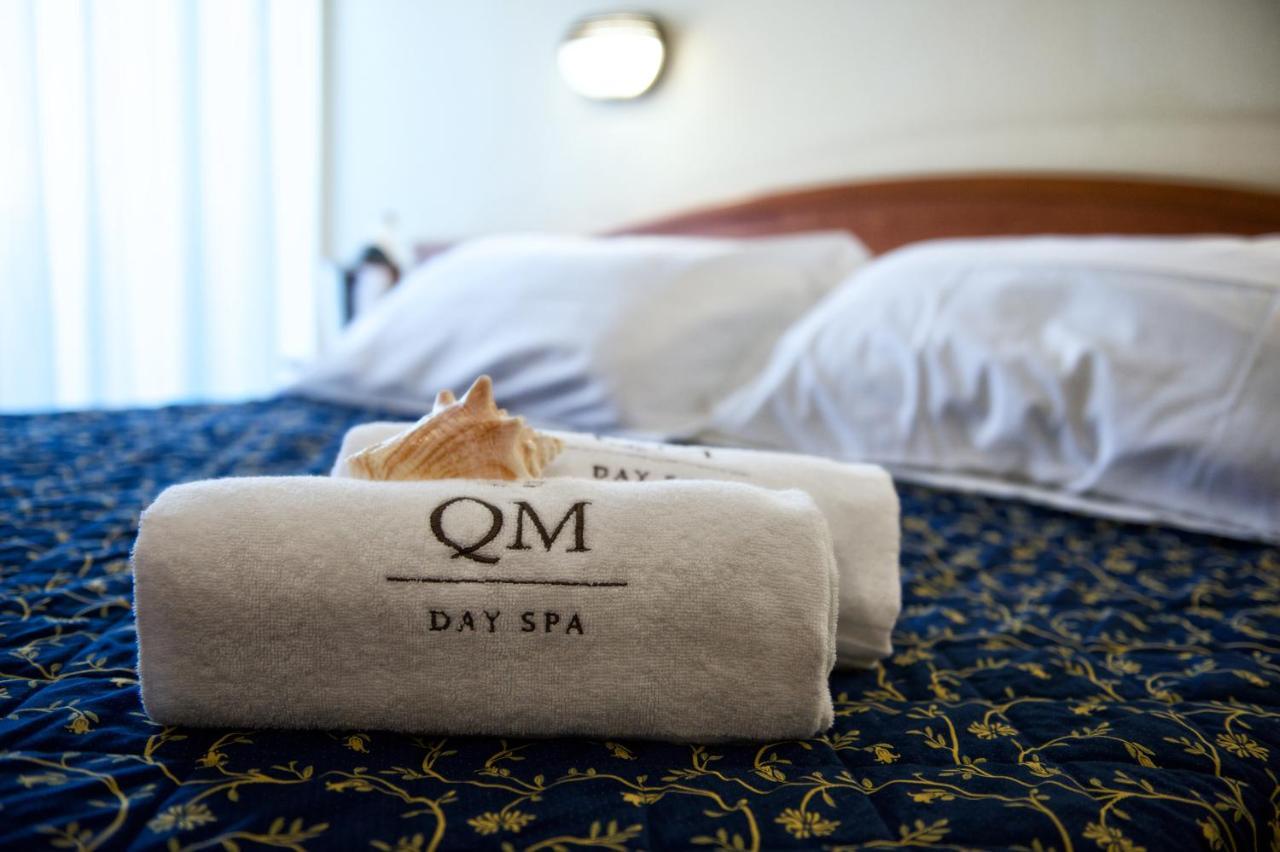 Hotel Queen Mary Cattolica Eksteriør bilde