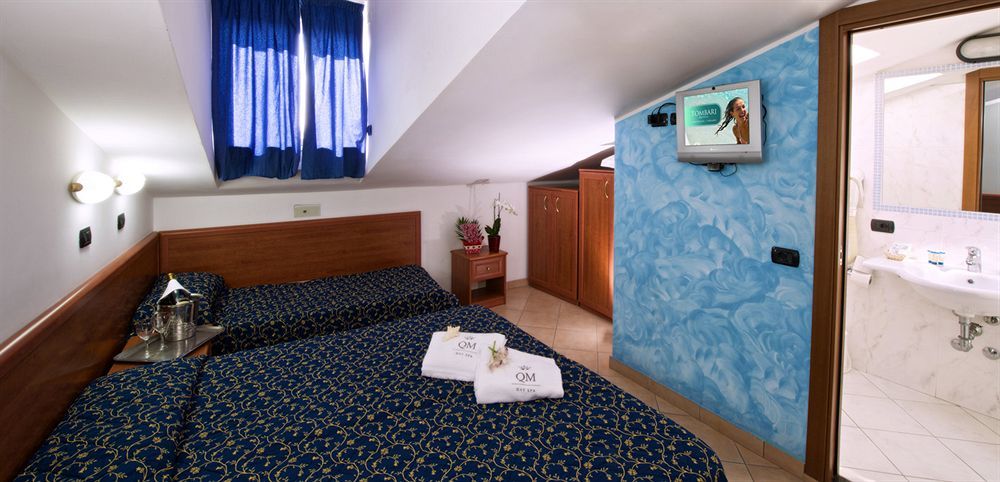 Hotel Queen Mary Cattolica Eksteriør bilde